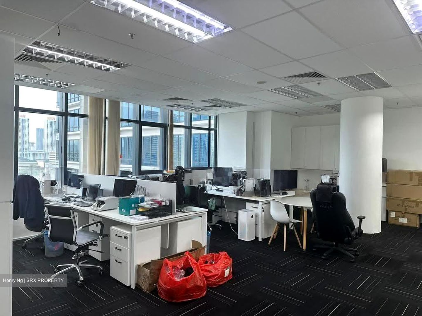 Zhongshan Mall (D12), Office #635435091